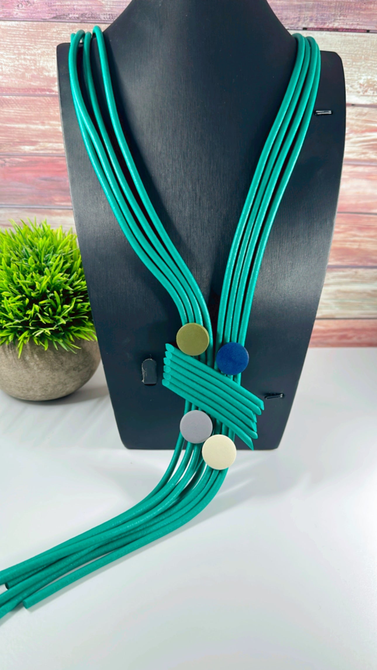 Green Chic - Myparadisejewelsboutique
