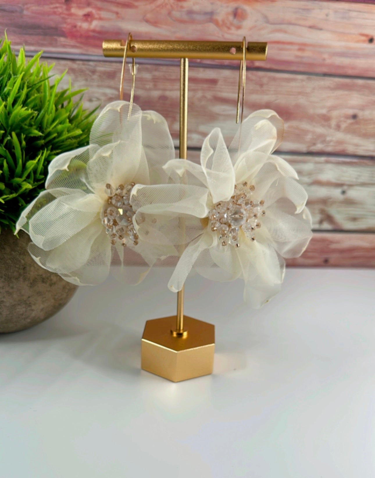 Ivory Flowers - Myparadisejewelsboutique