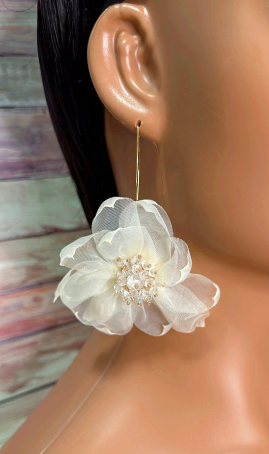 Ivory Flowers - Myparadisejewelsboutique